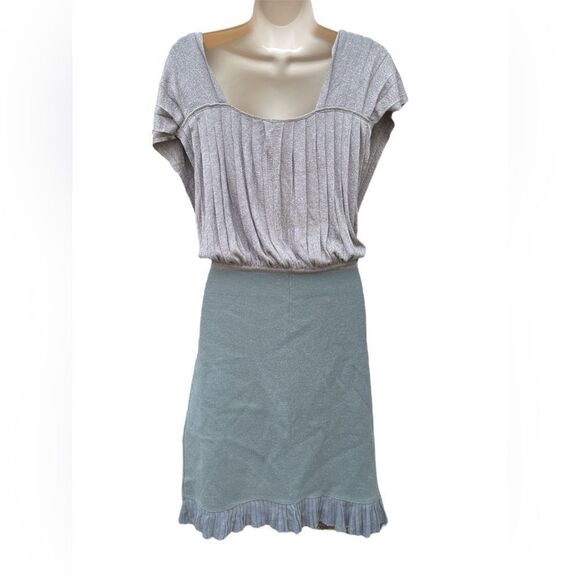 Classic dress size M - Picture 2 of 4